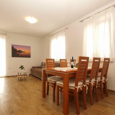 4 Stars Apartments-Pikula Fazana Ngoại thất bức ảnh