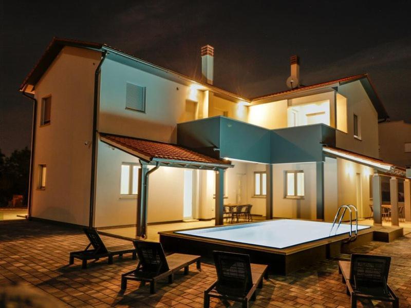 4 Stars Apartments-Pikula Fazana Ngoại thất bức ảnh