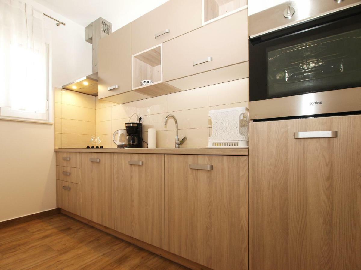 4 Stars Apartments-Pikula Fazana Ngoại thất bức ảnh