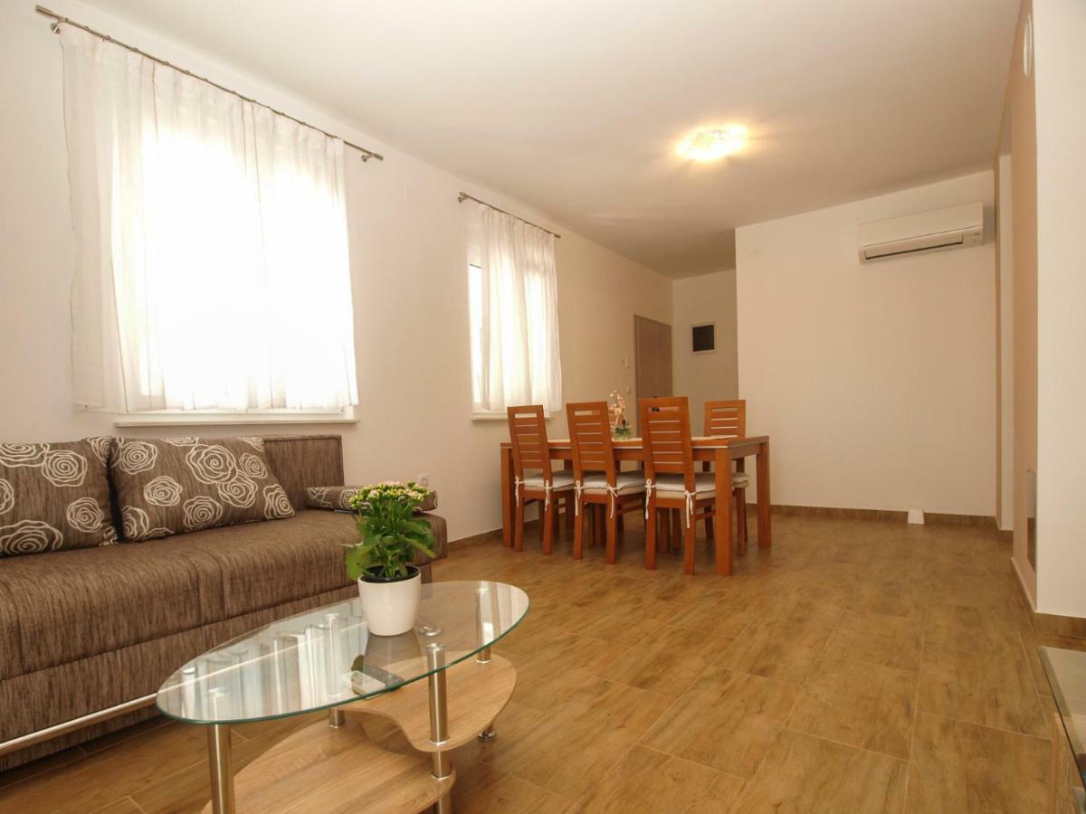 4 Stars Apartments-Pikula Fazana Ngoại thất bức ảnh