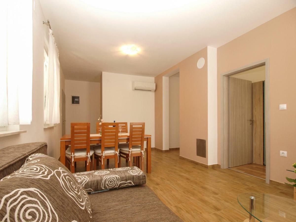 4 Stars Apartments-Pikula Fazana Ngoại thất bức ảnh