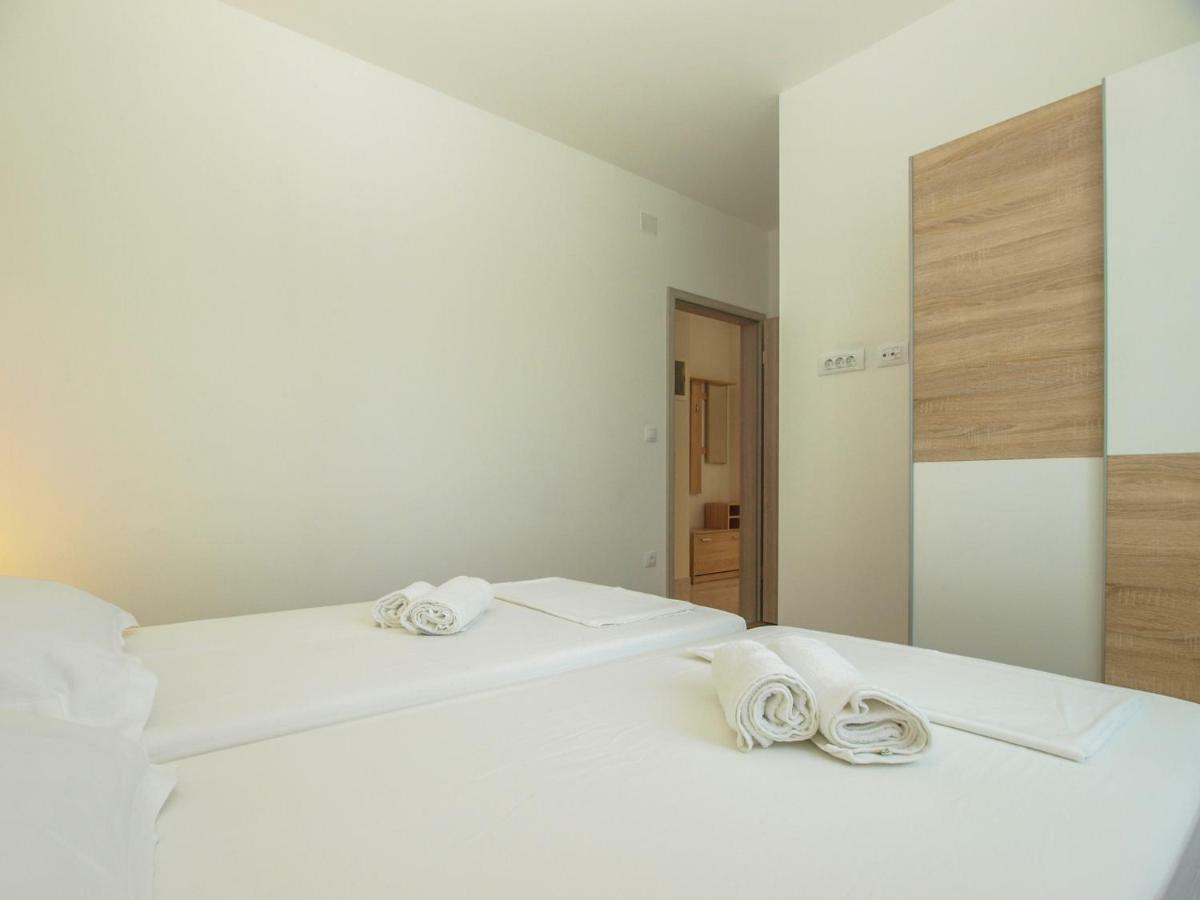 4 Stars Apartments-Pikula Fazana Ngoại thất bức ảnh