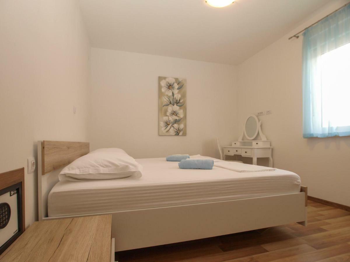 4 Stars Apartments-Pikula Fazana Ngoại thất bức ảnh