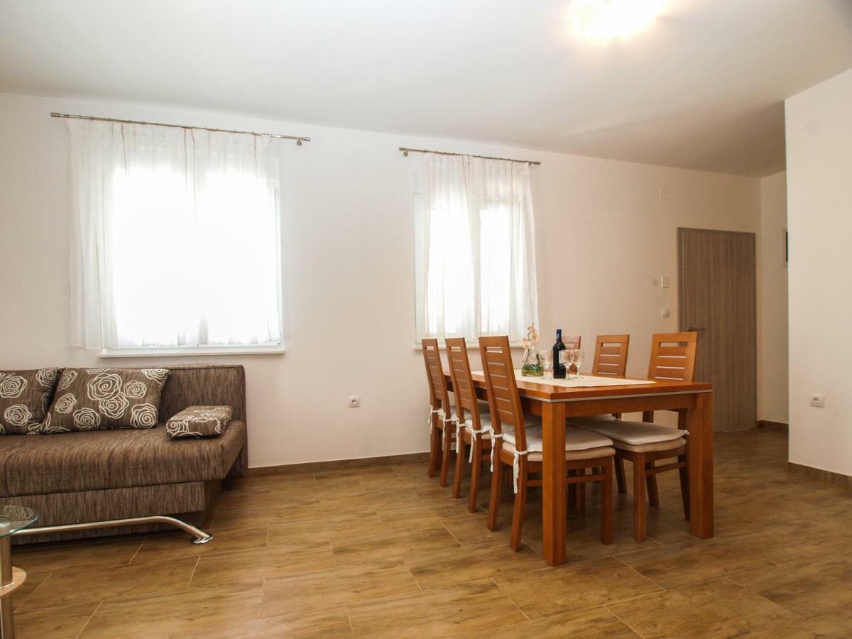 4 Stars Apartments-Pikula Fazana Ngoại thất bức ảnh