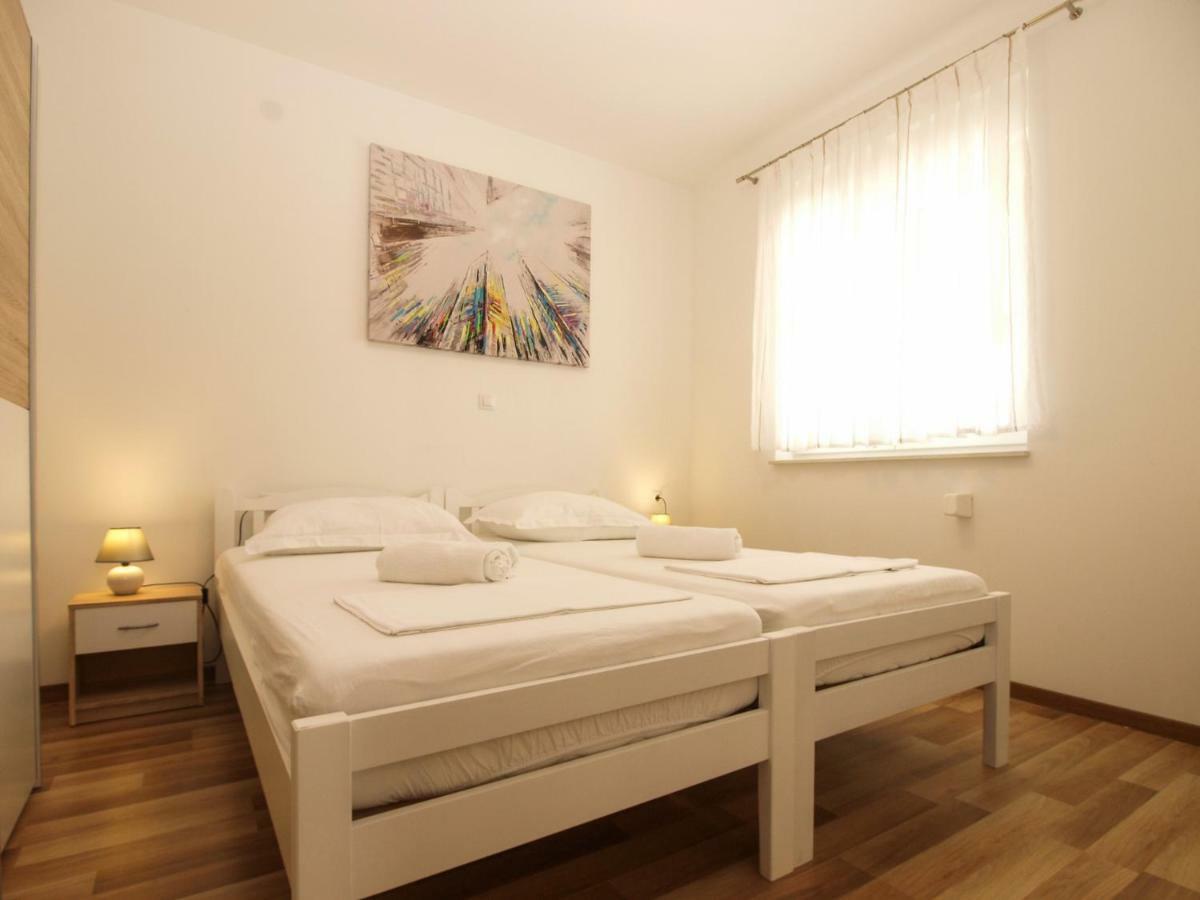 4 Stars Apartments-Pikula Fazana Ngoại thất bức ảnh