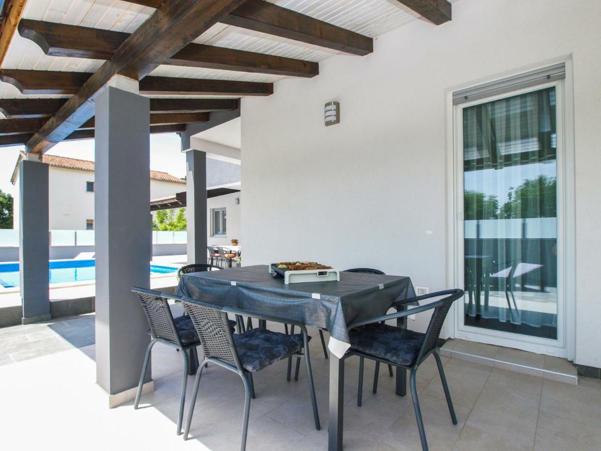 4 Stars Apartments-Pikula Fazana Ngoại thất bức ảnh