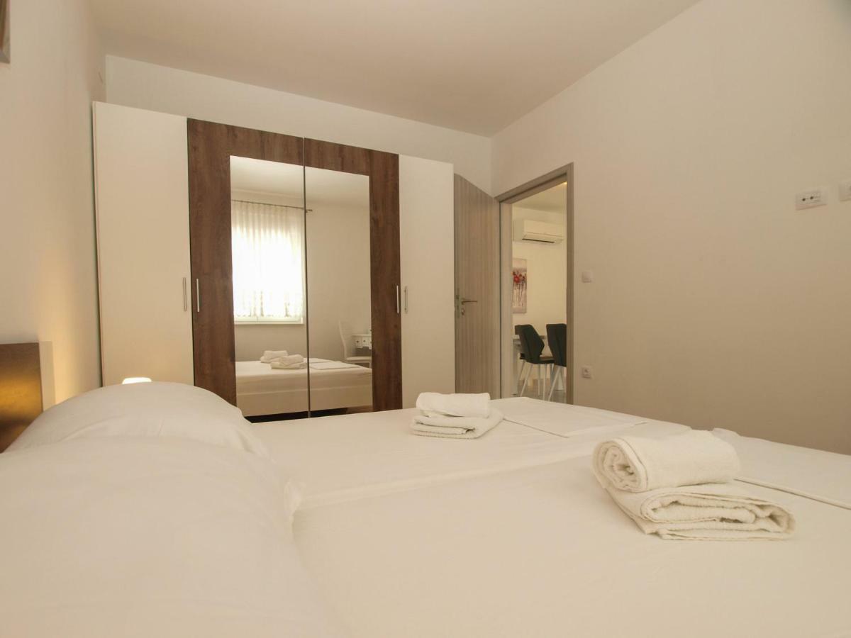 4 Stars Apartments-Pikula Fazana Ngoại thất bức ảnh