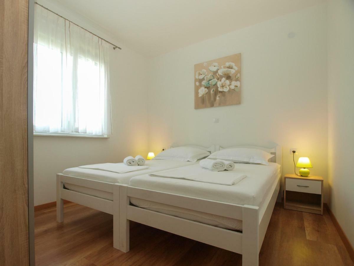 4 Stars Apartments-Pikula Fazana Ngoại thất bức ảnh