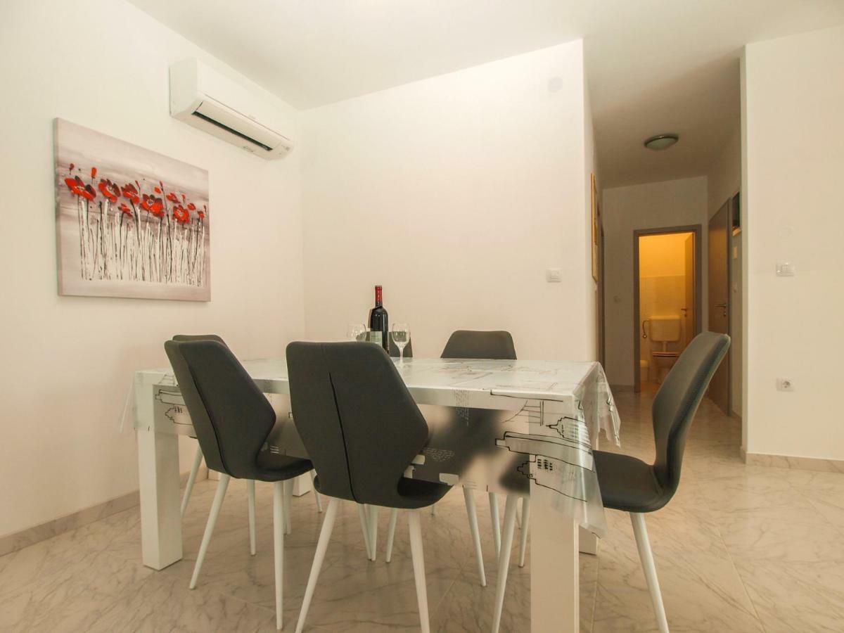 4 Stars Apartments-Pikula Fazana Ngoại thất bức ảnh