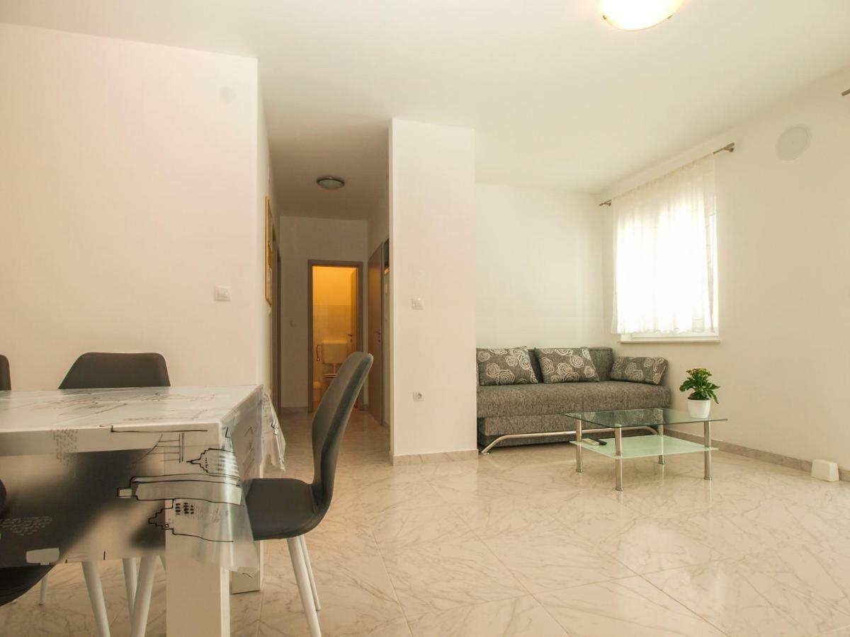4 Stars Apartments-Pikula Fazana Ngoại thất bức ảnh