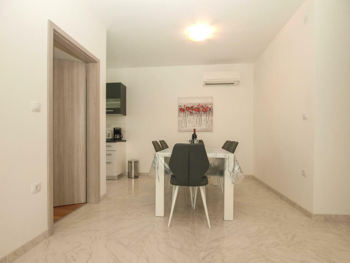 4 Stars Apartments-Pikula Fazana Ngoại thất bức ảnh