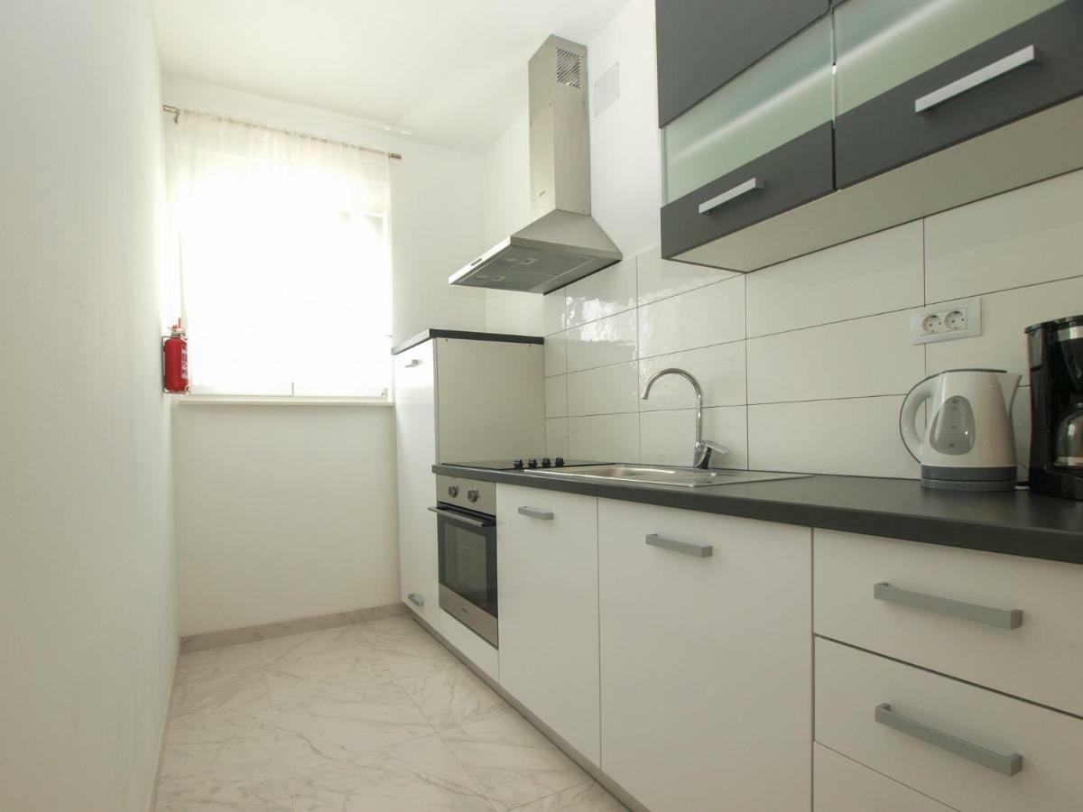 4 Stars Apartments-Pikula Fazana Ngoại thất bức ảnh