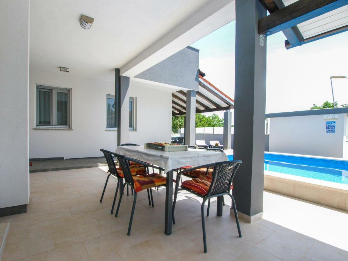 4 Stars Apartments-Pikula Fazana Ngoại thất bức ảnh