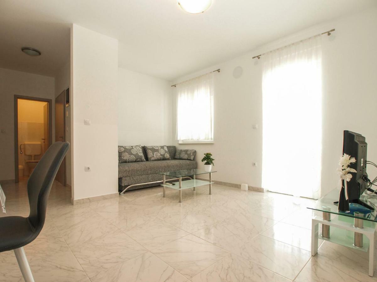 4 Stars Apartments-Pikula Fazana Ngoại thất bức ảnh