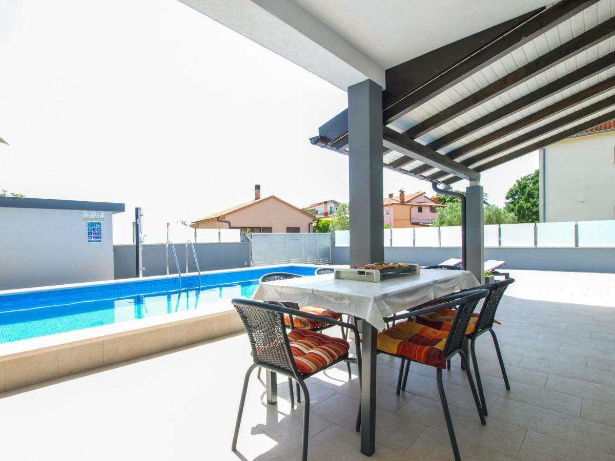 4 Stars Apartments-Pikula Fazana Ngoại thất bức ảnh