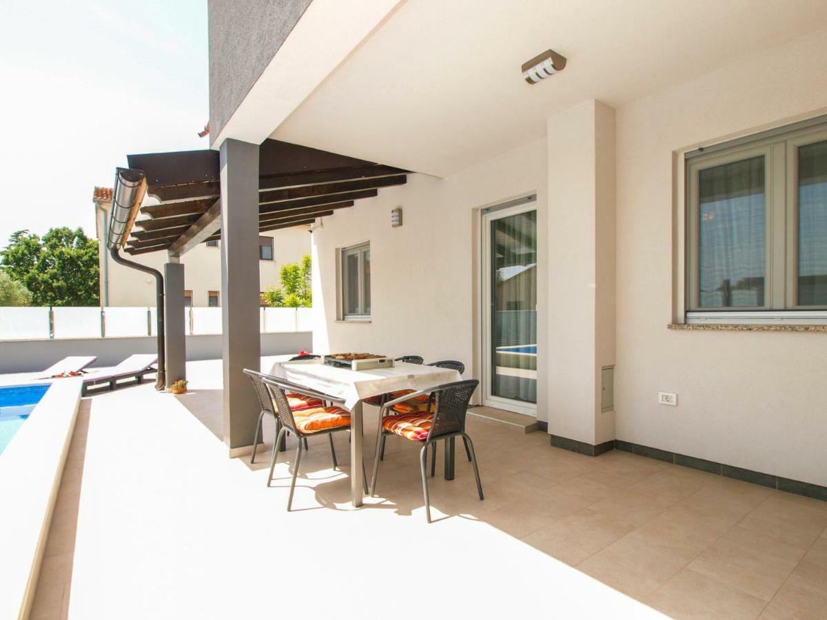 4 Stars Apartments-Pikula Fazana Ngoại thất bức ảnh