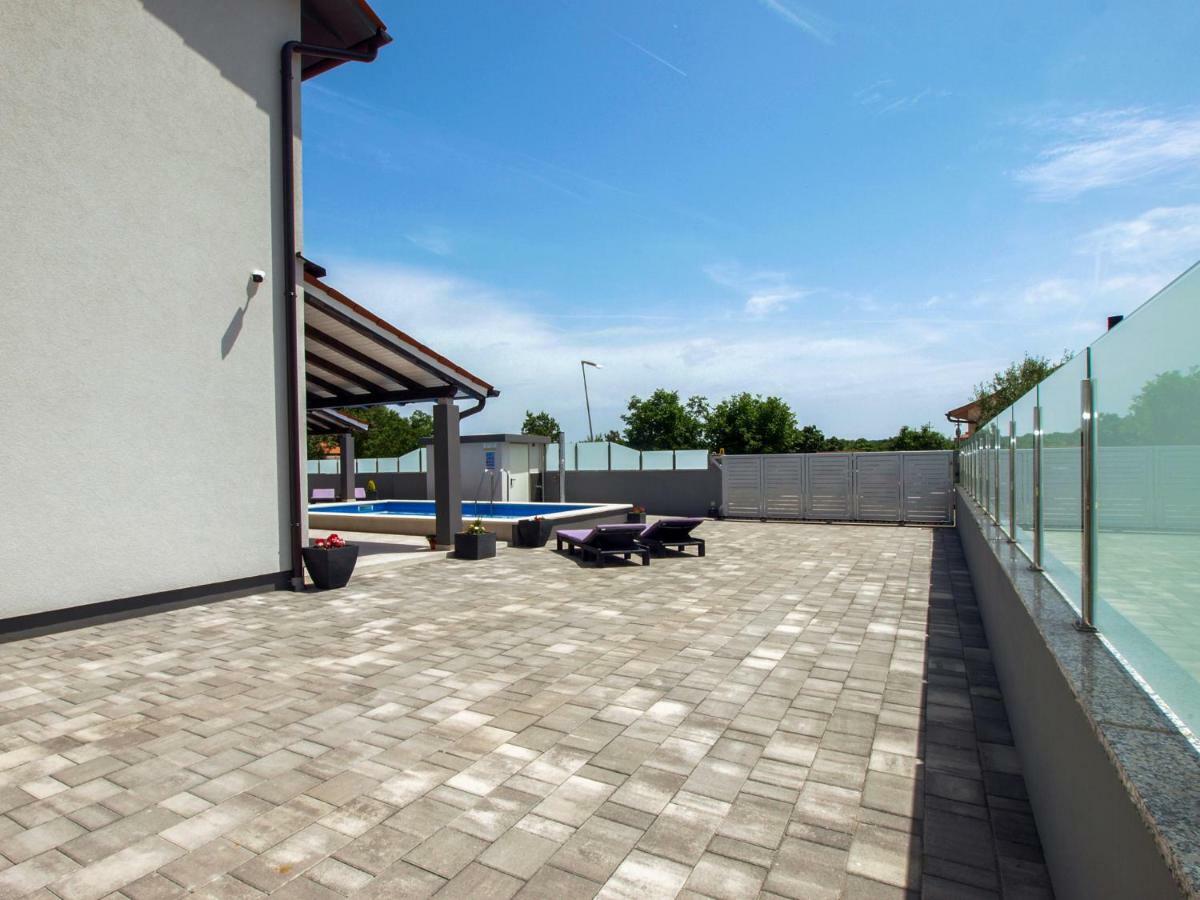 4 Stars Apartments-Pikula Fazana Ngoại thất bức ảnh