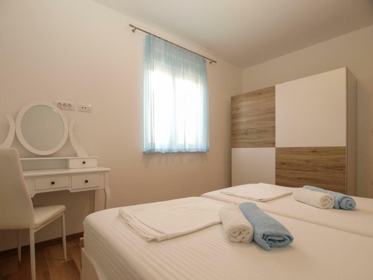 4 Stars Apartments-Pikula Fazana Ngoại thất bức ảnh