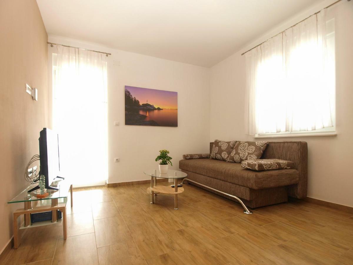 4 Stars Apartments-Pikula Fazana Ngoại thất bức ảnh