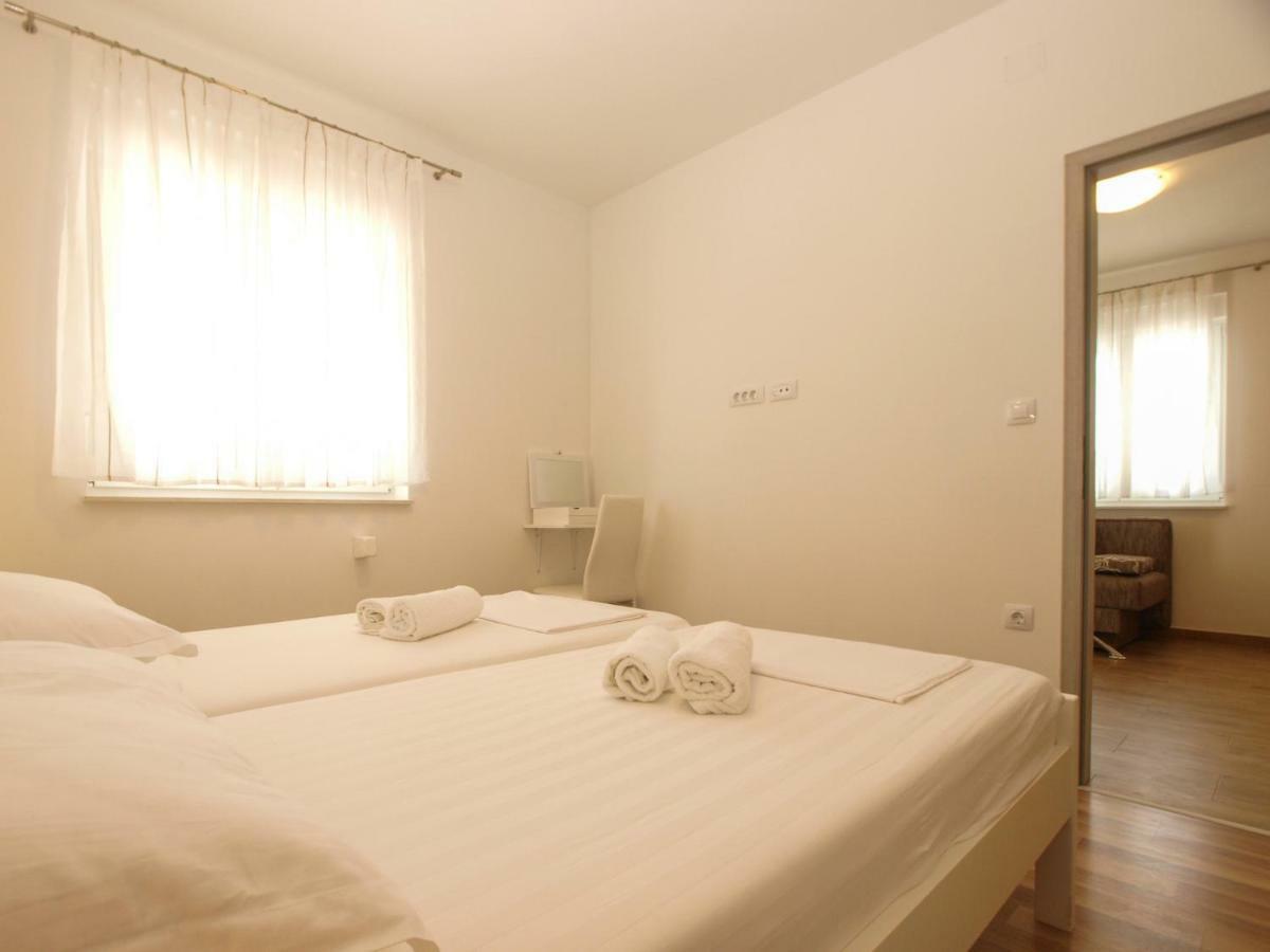 4 Stars Apartments-Pikula Fazana Ngoại thất bức ảnh