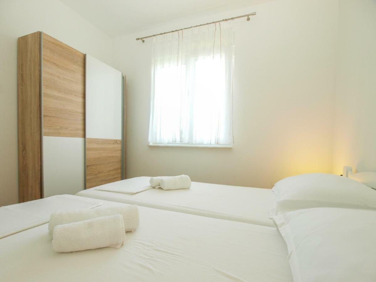 4 Stars Apartments-Pikula Fazana Ngoại thất bức ảnh