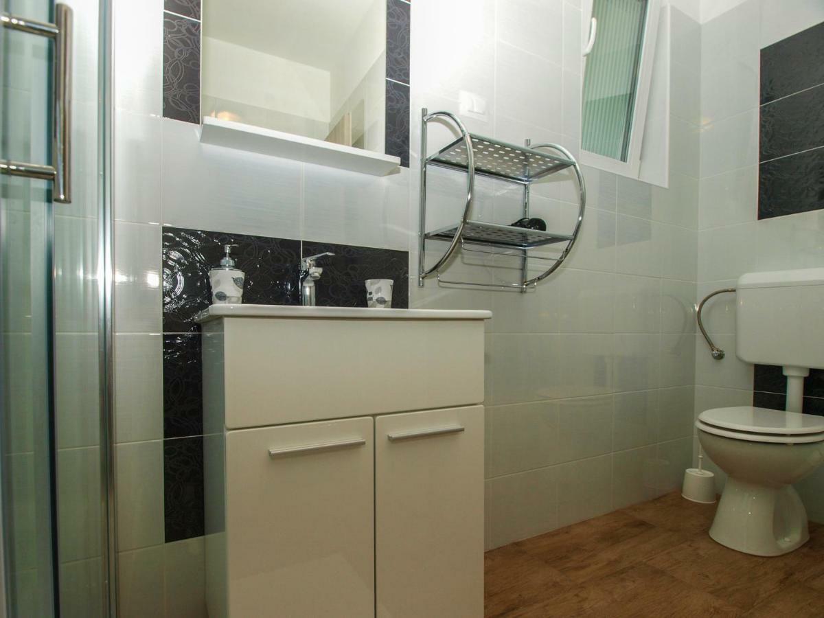 4 Stars Apartments-Pikula Fazana Ngoại thất bức ảnh