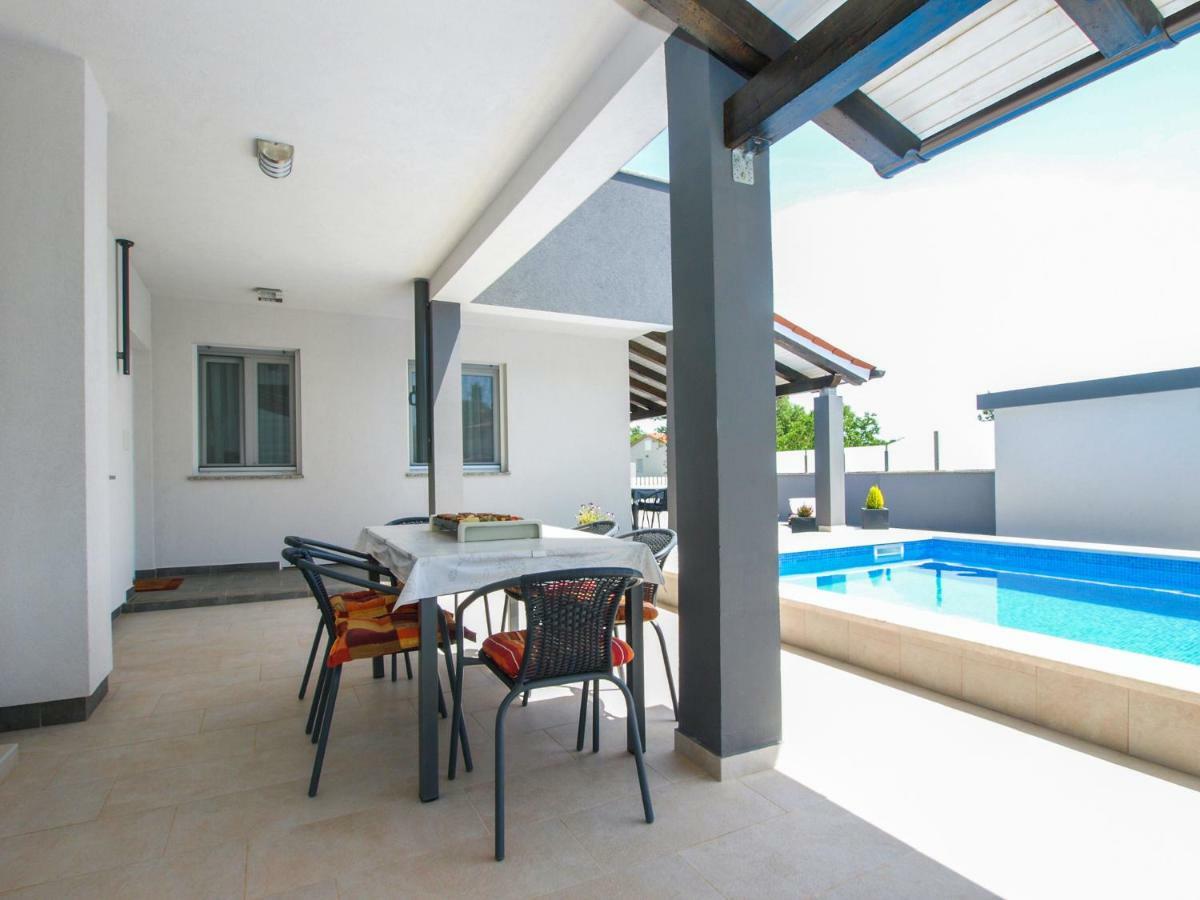 4 Stars Apartments-Pikula Fazana Ngoại thất bức ảnh